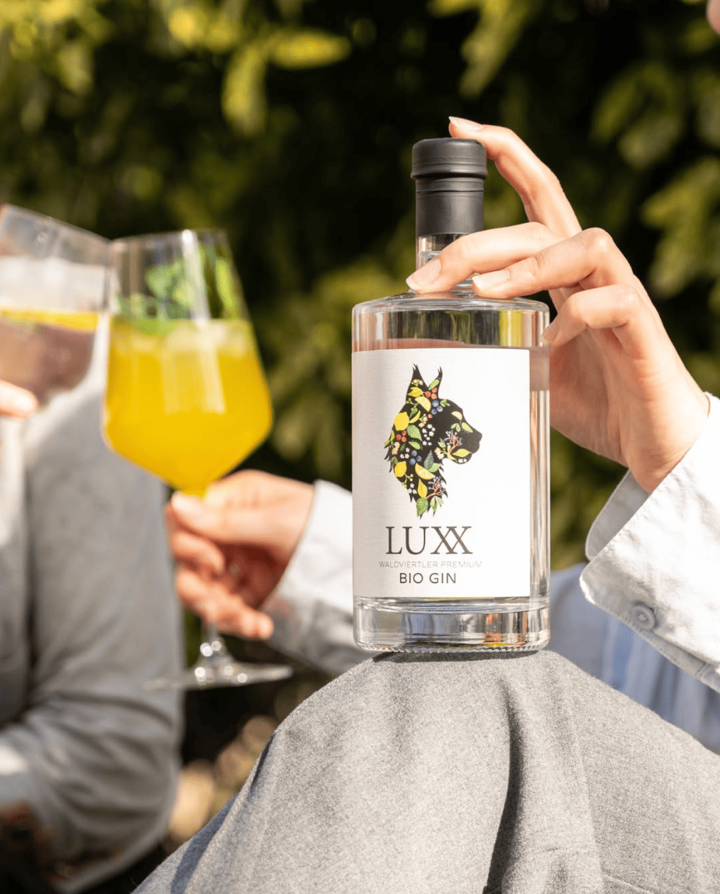 LuXX Citrus Gin mit Tonic und Zitronenscheibe – Waldviertler Bio