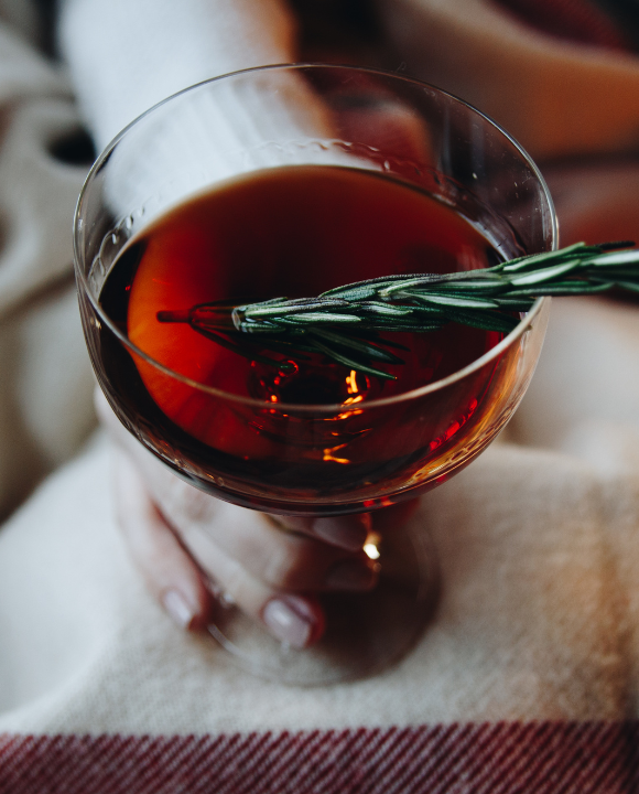 HiASCH Shot serviert – kleiner heißer Gin Cocktail